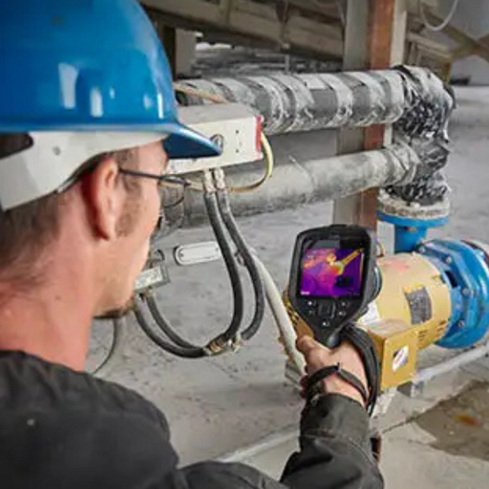 FLIR E96 Advanced Thermal Imaging Camera with Viewfinder MSX UltraMax and Thermal Studio Pro 640 x 480 30 Hz