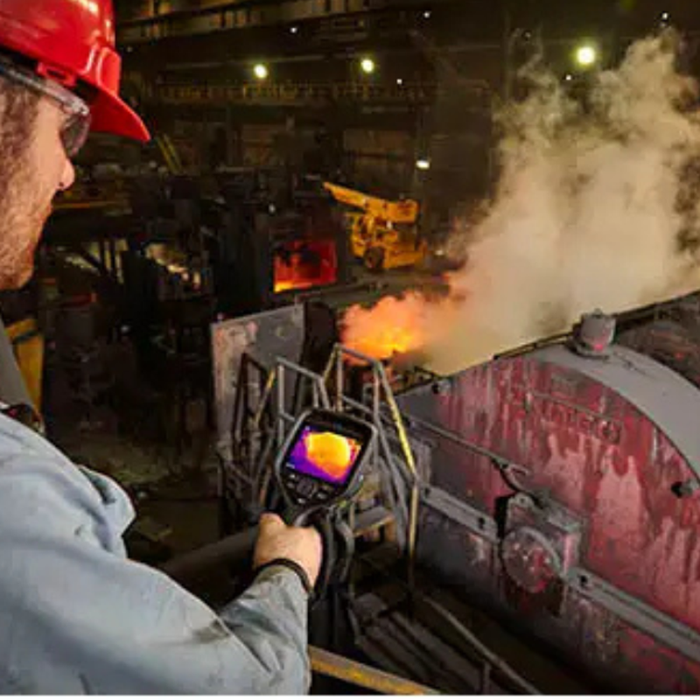 FLIR Advanced Thermal Imaging Camera E76 with Viewfinder MSX UltraMax FLIR Thermal Studio Pro 24 14 42 Lenses 320 x 240 30 Hz