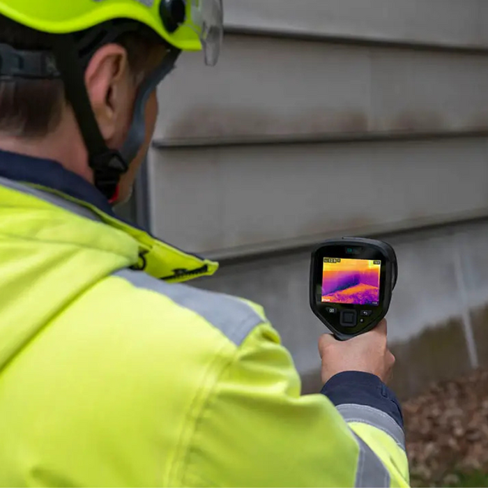 FLIR E8 Pro Infrared Camera 320 x 240 9 Hz with Ignite Cloud Fixed Focus -4°F to 1022°F