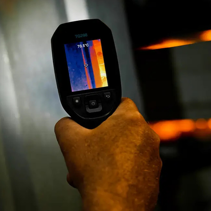 FLIR High-Temperature Spot Infrared Thermal Camera TG298 30:1/160 x 120 with Bullseye Laser -13°F to 1976°F